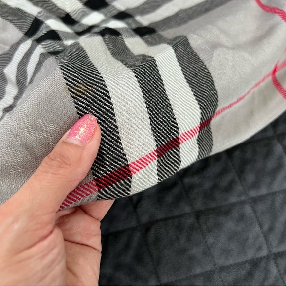 Burberry Scarf Vintage Cashmere Gray Plaid Fringe Large Rectangular Kimono R - Picture 7 of 9